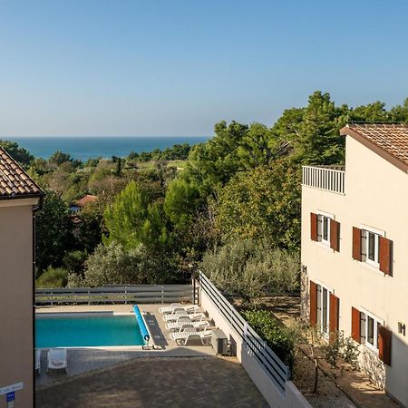 6-Bedroom Villa Chiara With Sea View Premantura Bagian luar foto