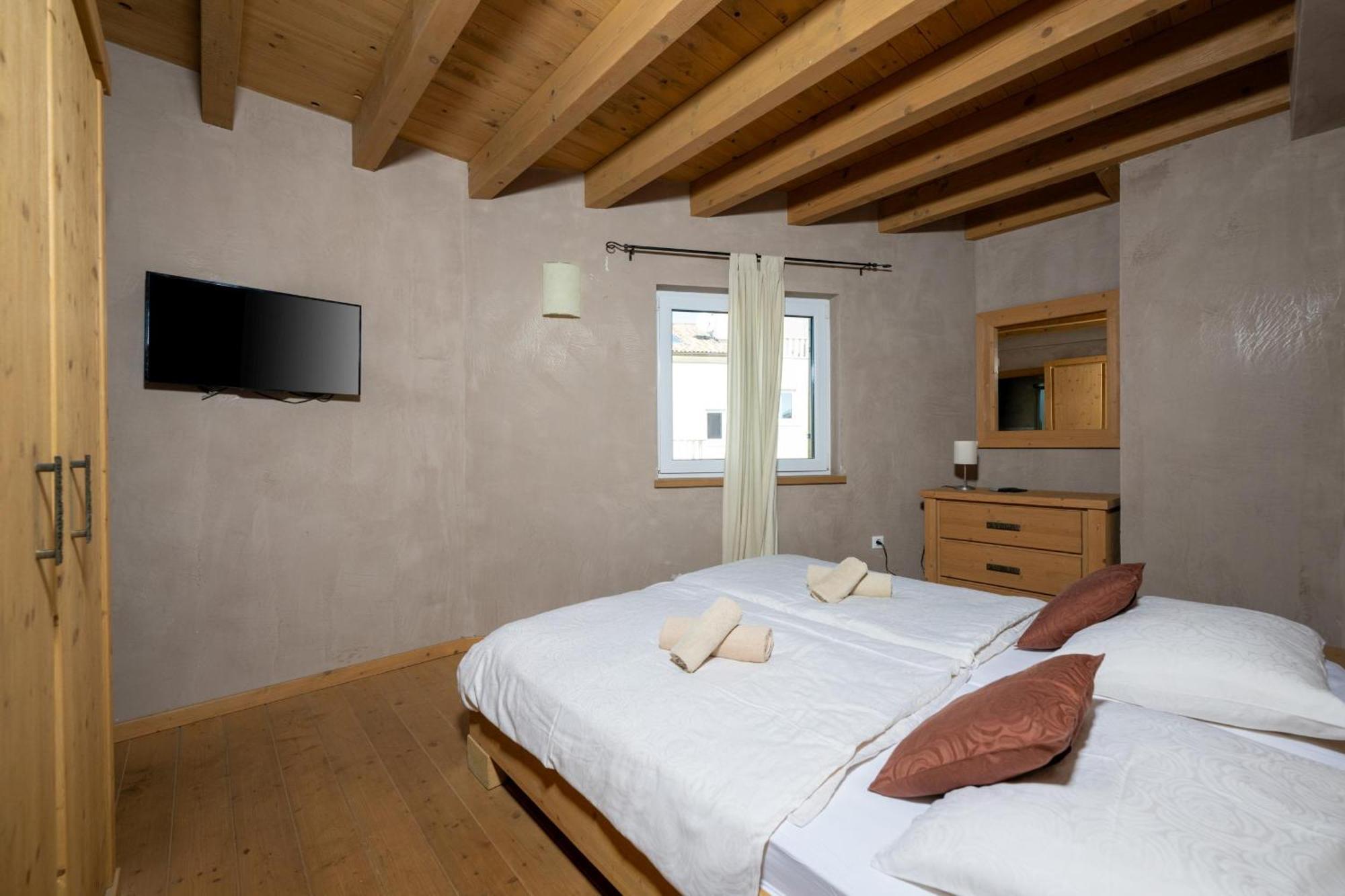 6-Bedroom Villa Chiara With Sea View Premantura Bagian luar foto