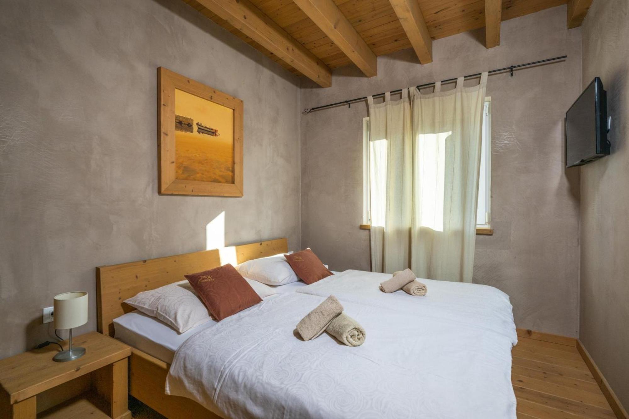 6-Bedroom Villa Chiara With Sea View Premantura Bagian luar foto