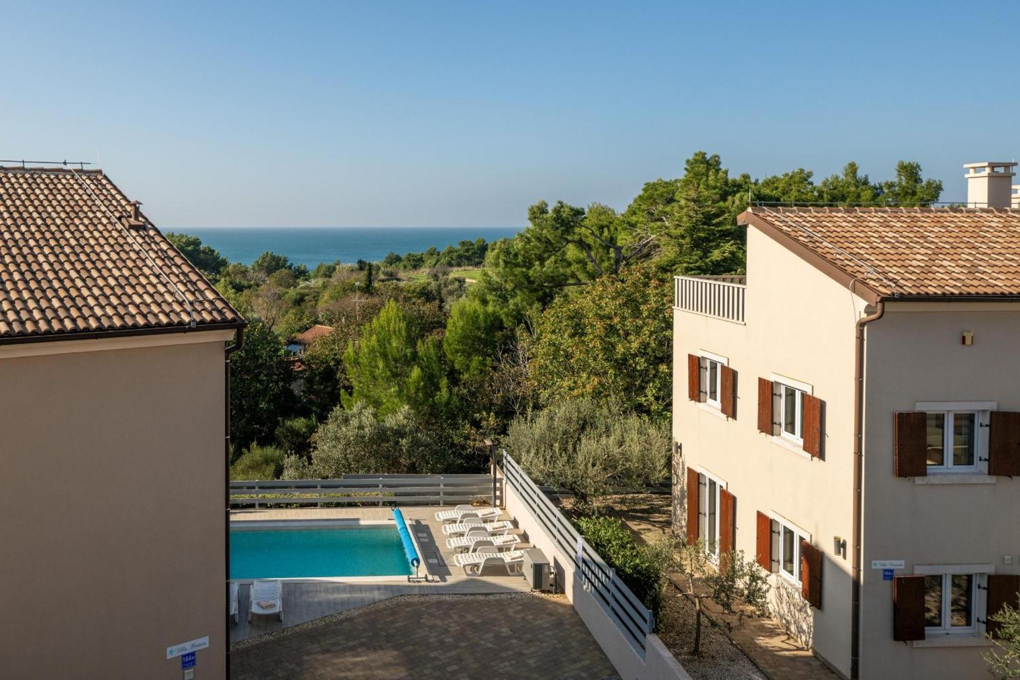6-Bedroom Villa Chiara With Sea View Premantura Bagian luar foto