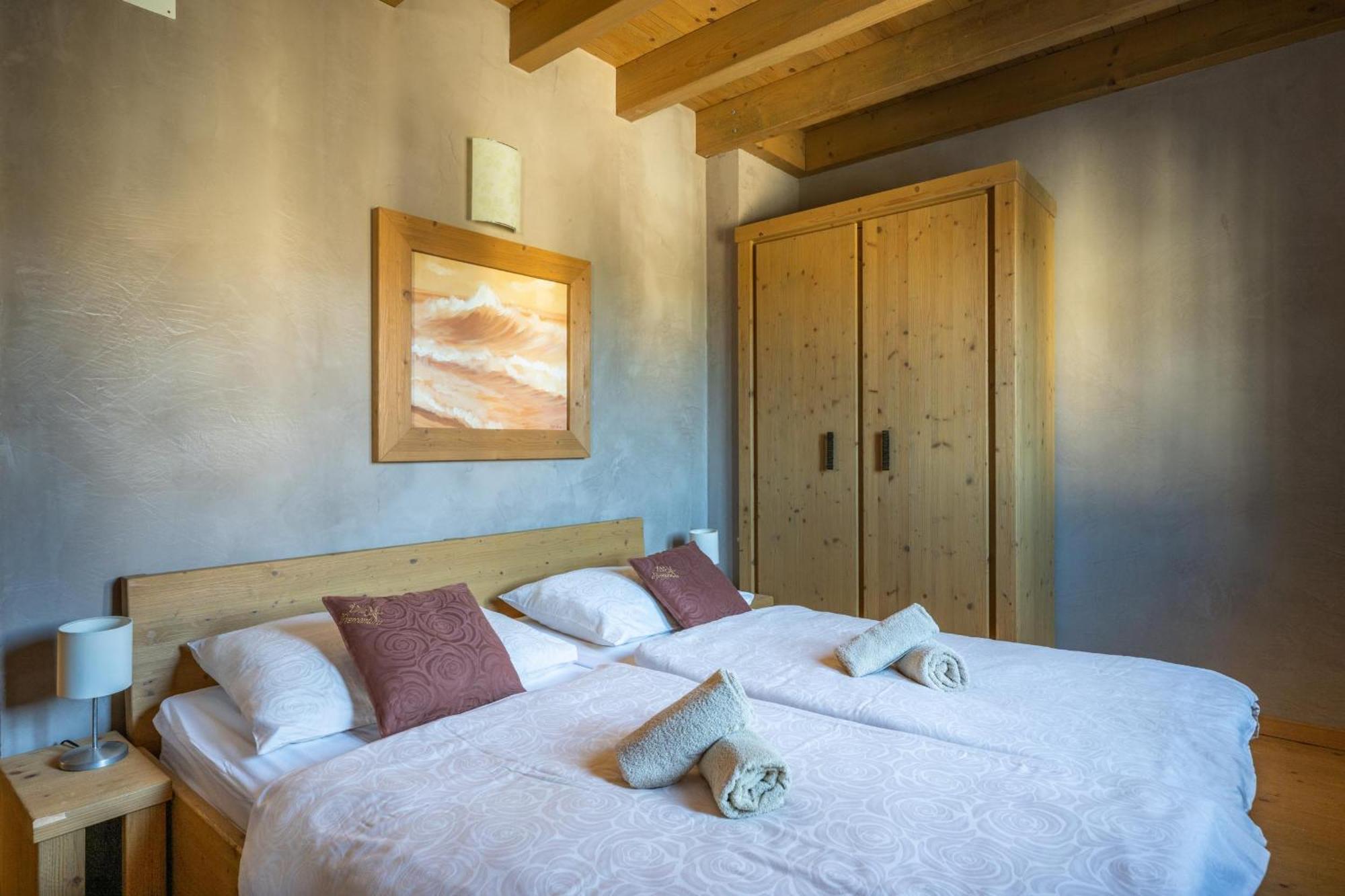 6-Bedroom Villa Chiara With Sea View Premantura Bagian luar foto